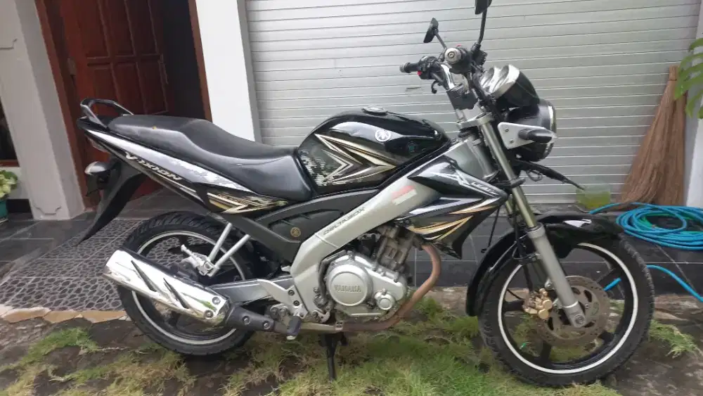 Vixion 2009 Standart, atas nama sendiri,tangan 1 dari baru