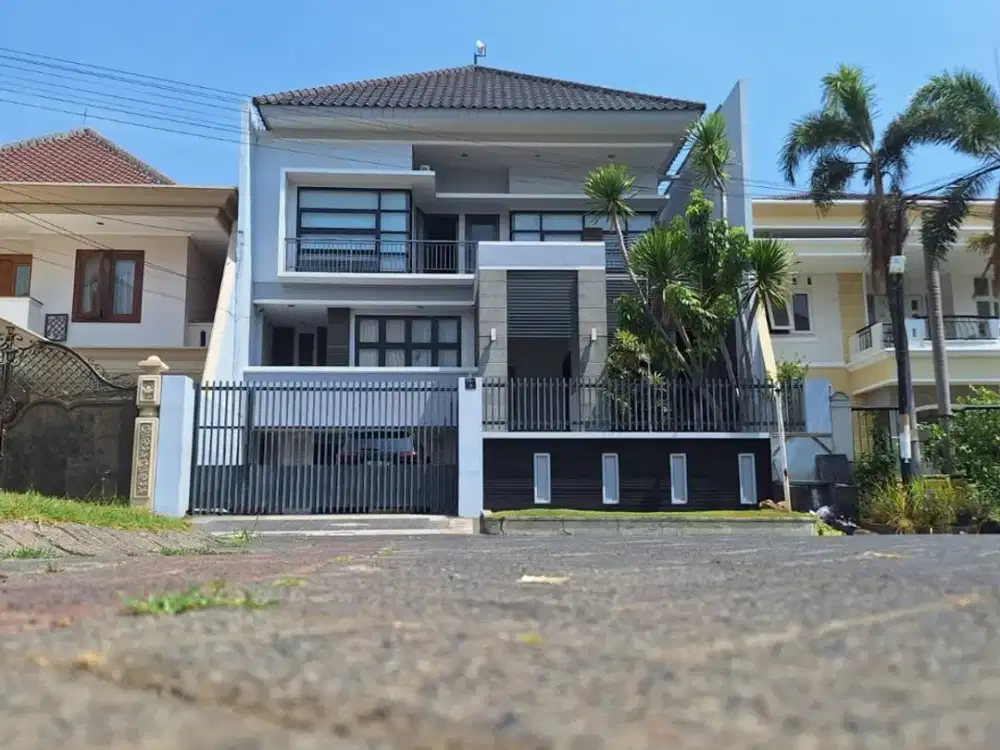 RUMAH MEWAH MINIMALIS MODERN SEMI FURNISHED SIAP HUNI 2.5 LT