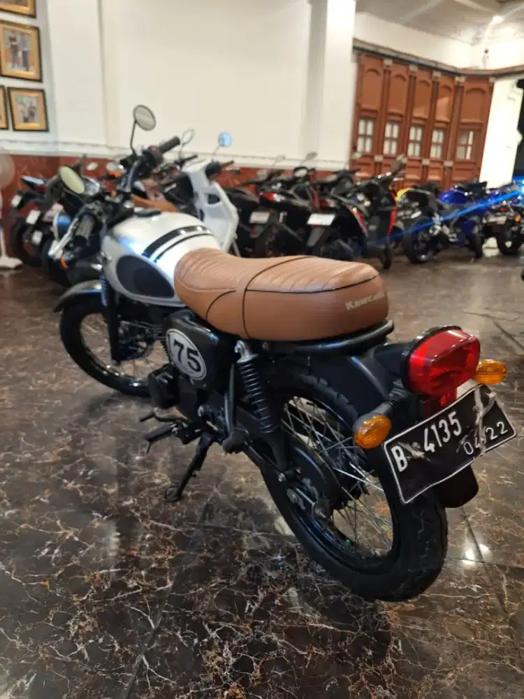 hub ima , Dp Ringan W 175 Cafe 2018 Km 1000 ( Syarat Kredit KTP & KK )