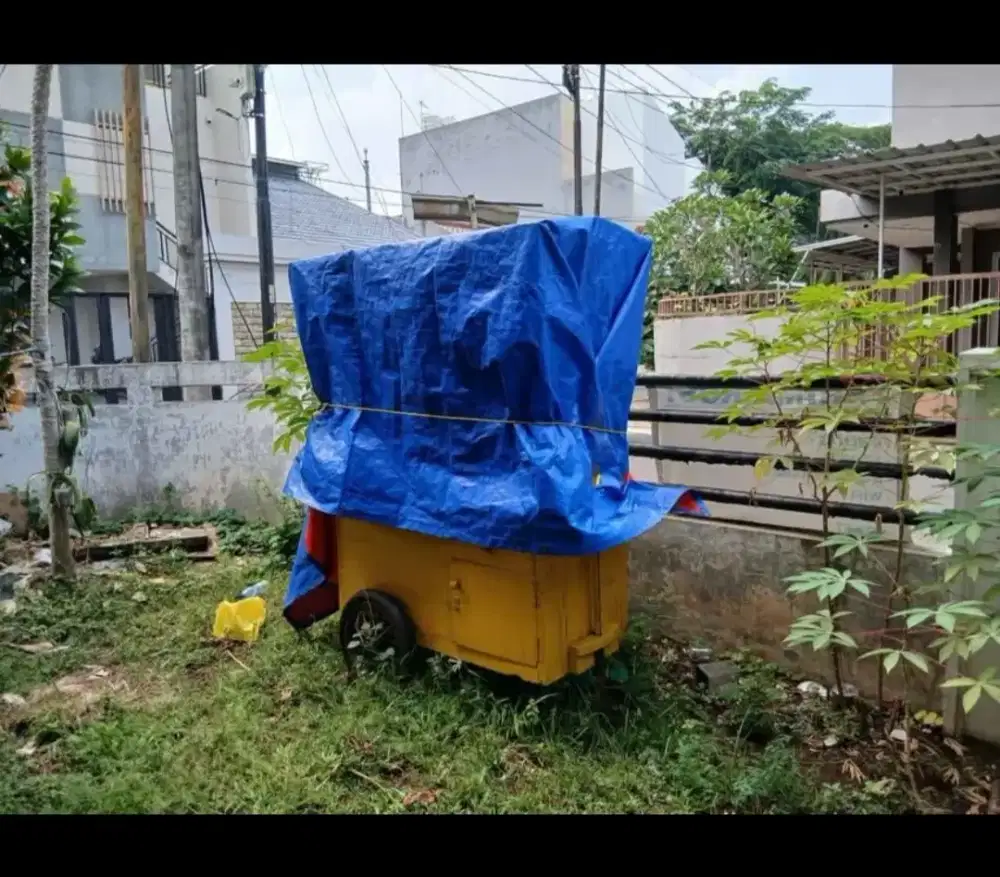 Grobak batagor siap jualan