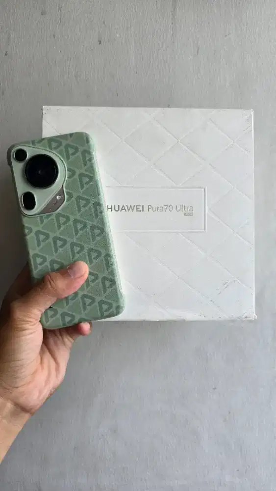 Huawei pura 70 ultra 1tb like new
