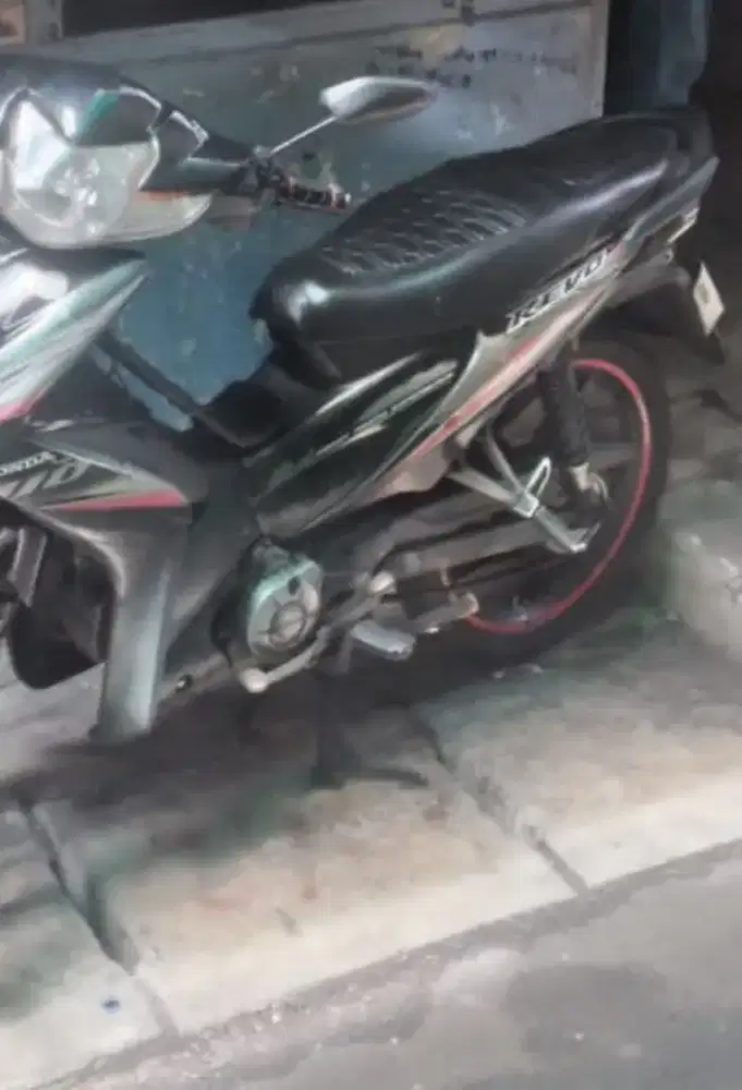 Dijual motor honda revo 110
