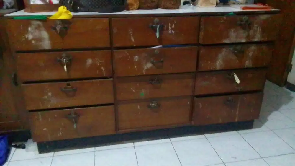 Lemari kayu jati