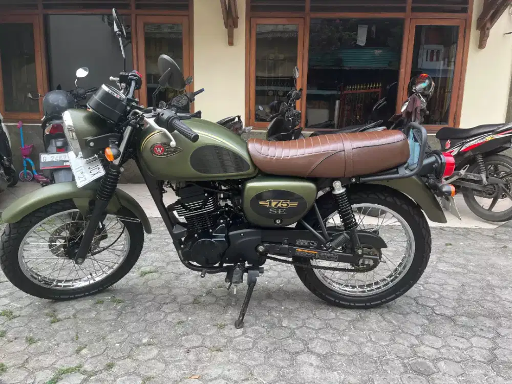 Kawasaki w175 se