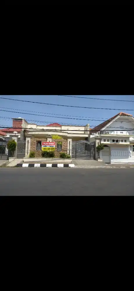Dijual di jual rumah tinggal jl haji Agus salim samping masjid raudhoh