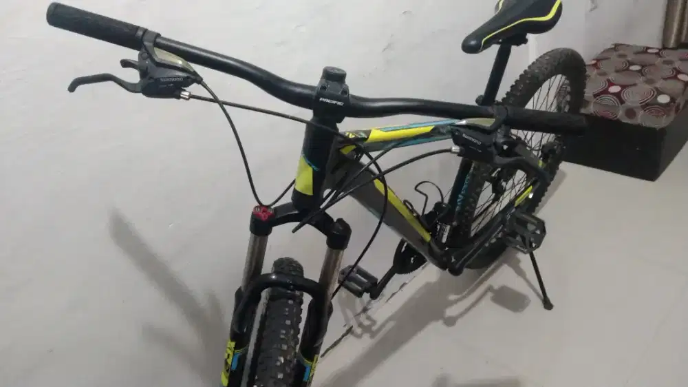 Sepeda MTB seri invert 200 pacific