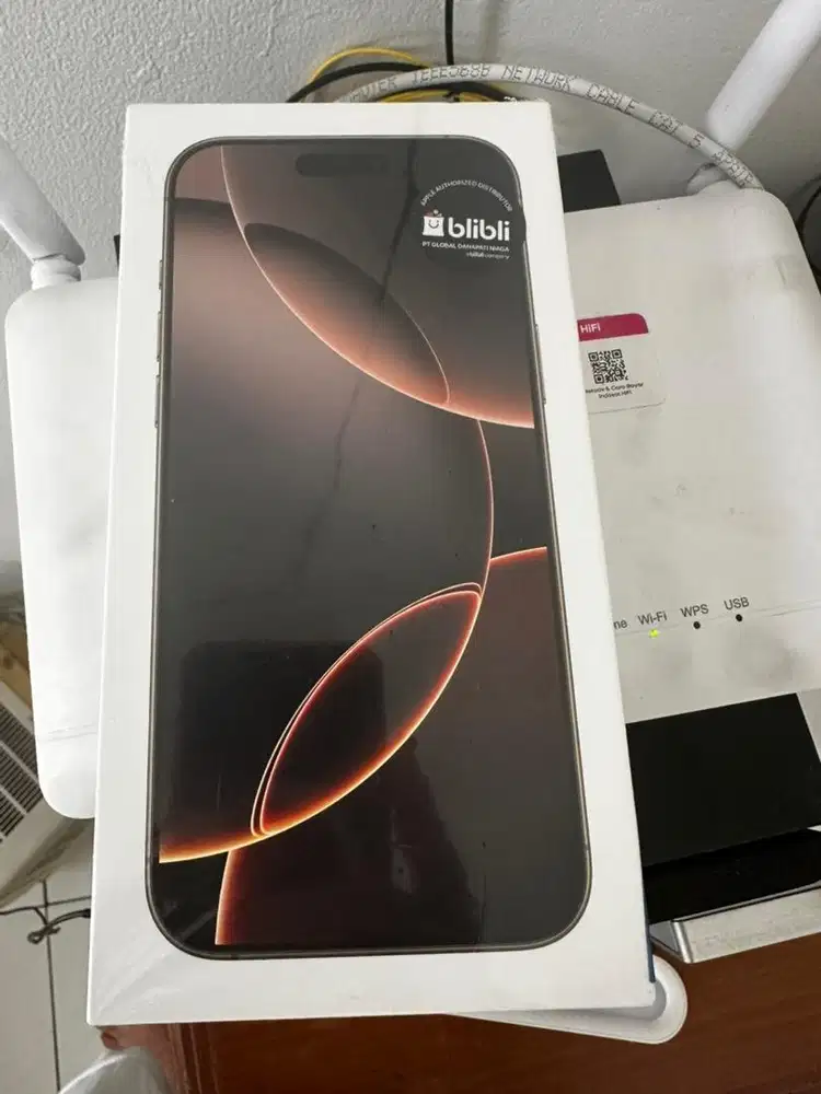 iPhone 16 Pro Max 256 (BNIB)