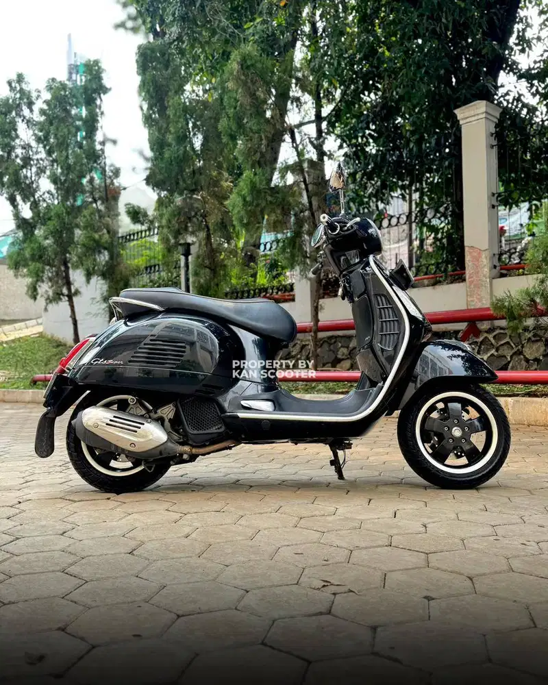 JUAL MURAH VESPA GTS 150 4V iGET ABS 2018 MULUS