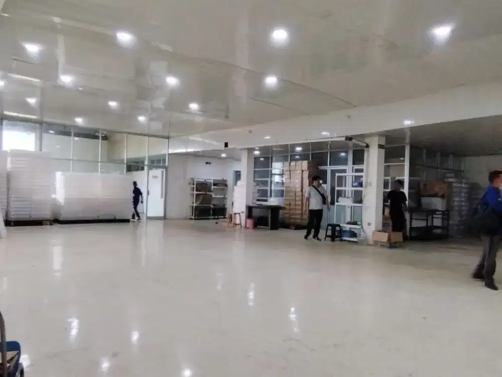 Dijual Cepat murah Gudang jalan raya Setu di Cibitung  Bekasi.