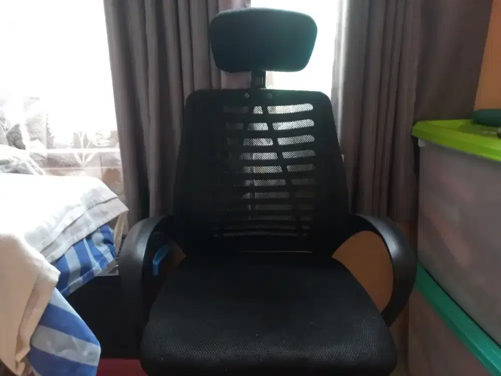 Kursi Kantor Hitam