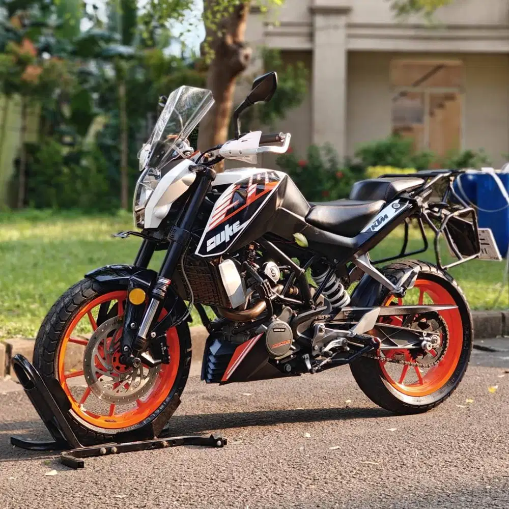 KTM DUKE 200 PUTIH 2017 KM 12K PAJAK PANJANG SUPER GRES