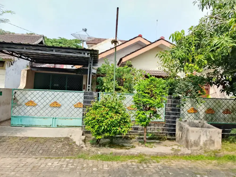 Dijual Rumah 2 lantai di komplek griya serdang indah blok j5