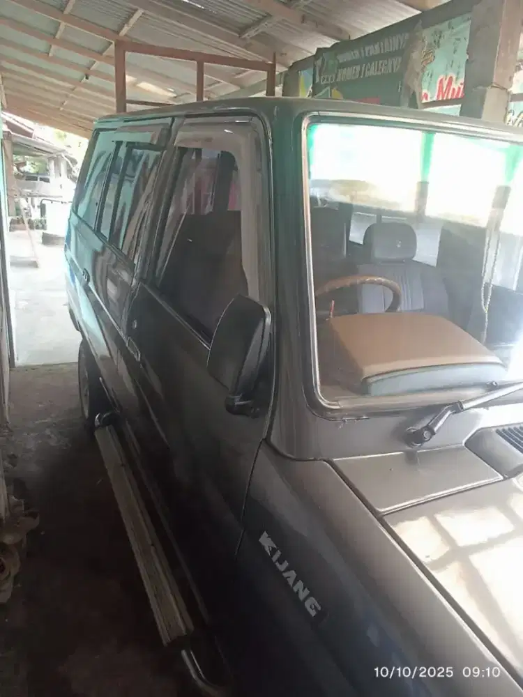 Kijang super 1990