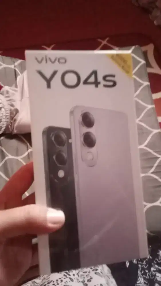 Vivo y04s/ purple ram 4