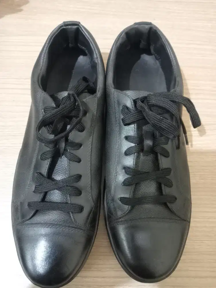 Jual sepatu second Louis Vuitton