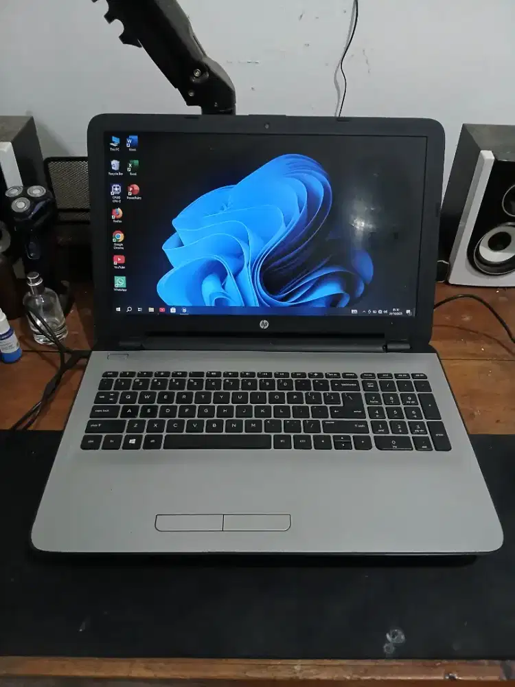 Laptop Hp 15 ,Amd A8 ,Double VGA Amd Radeon R5, Layar 15,6 Inch