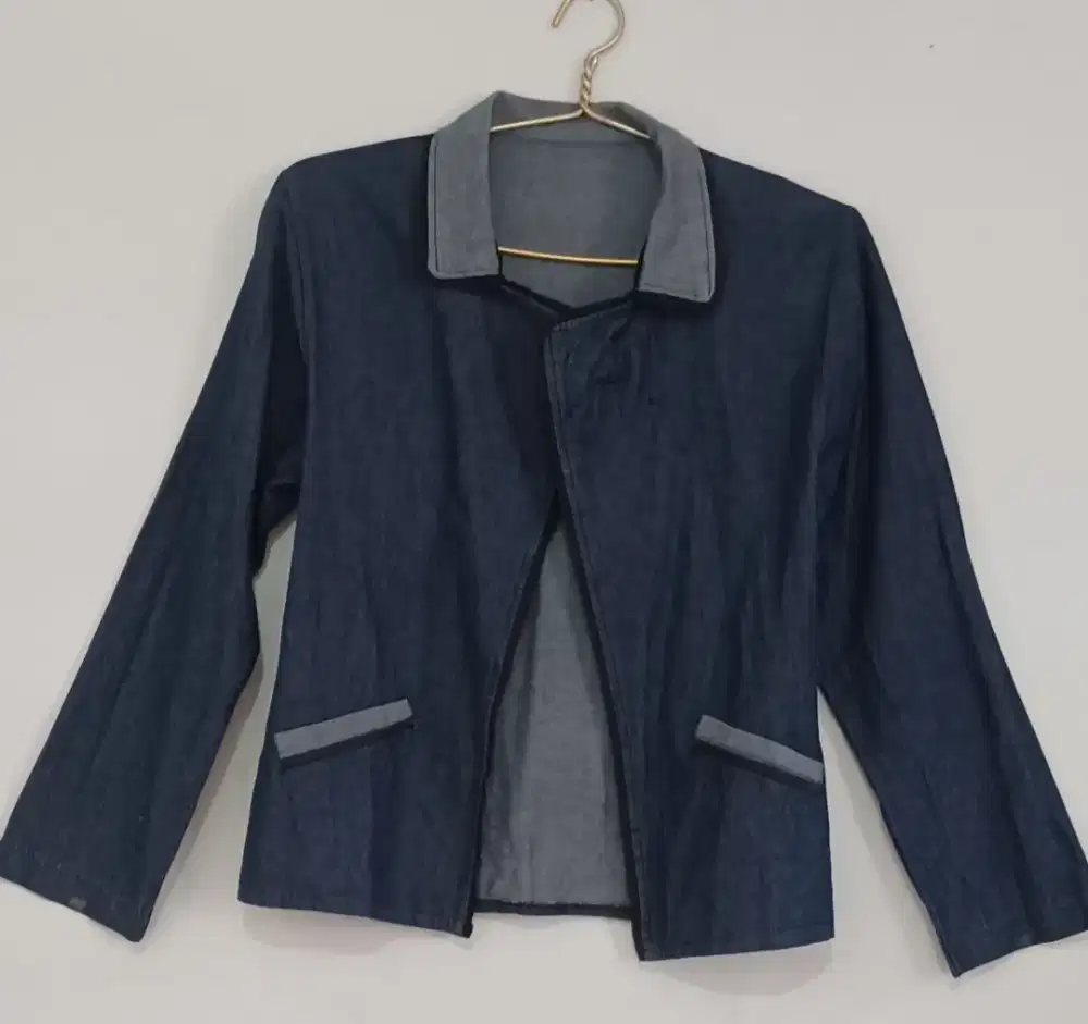 Blazer soft jeans warna navy