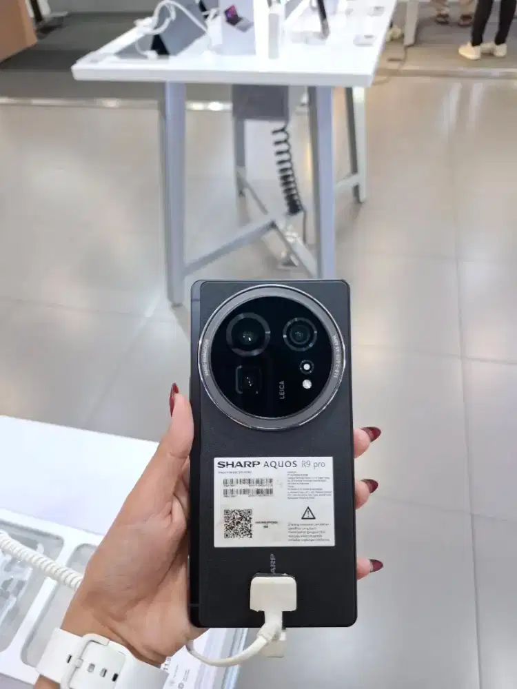 SHARP AQUOS R9PRO