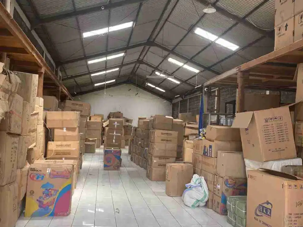 Dijual / disewakan gudang  Di Sayap TKI