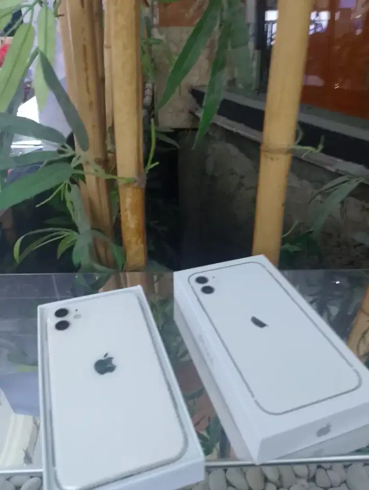 Iphone 11 128gb masih ada sebagian