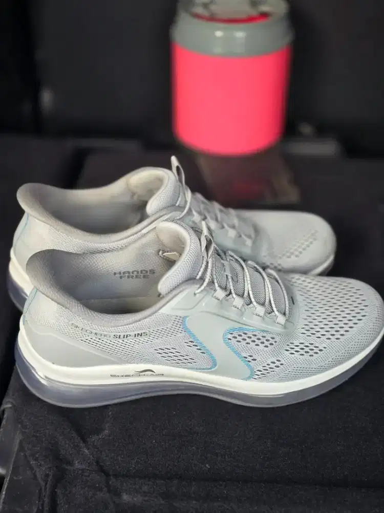 Sketchers air ukuran 45 masih baru pake 2x