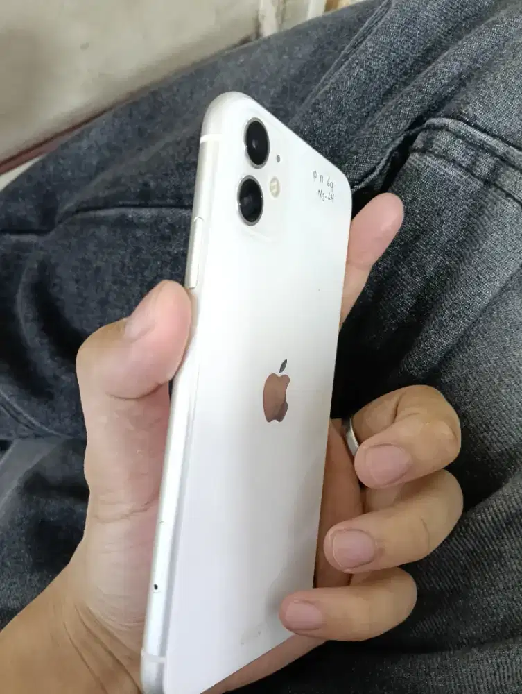 iPhone 11 64 ibox