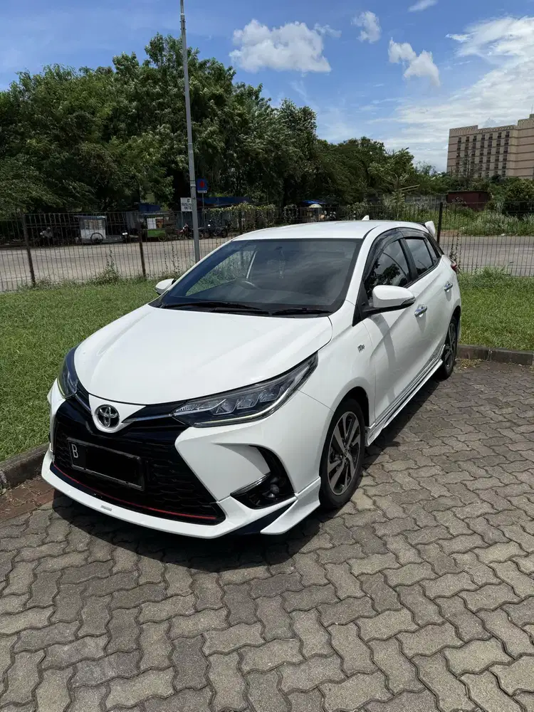 Toyota Yaris S TRD 2021 Putih AT Matic KM 22 ribu