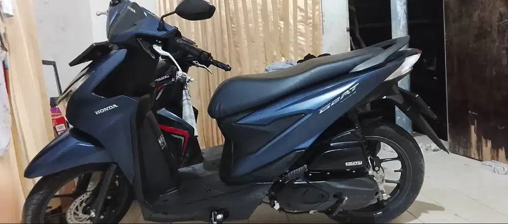 Beat Deluxe Biru