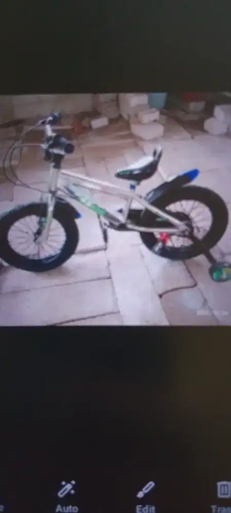 Sepeda merek GENIO ukuran 16