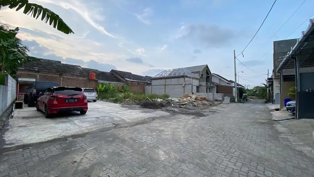 RUMAH PEDURUNGAN DEKAT SMPN 34 KOTA SEMARANG