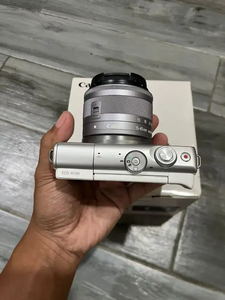 Canon m100 mirrolles