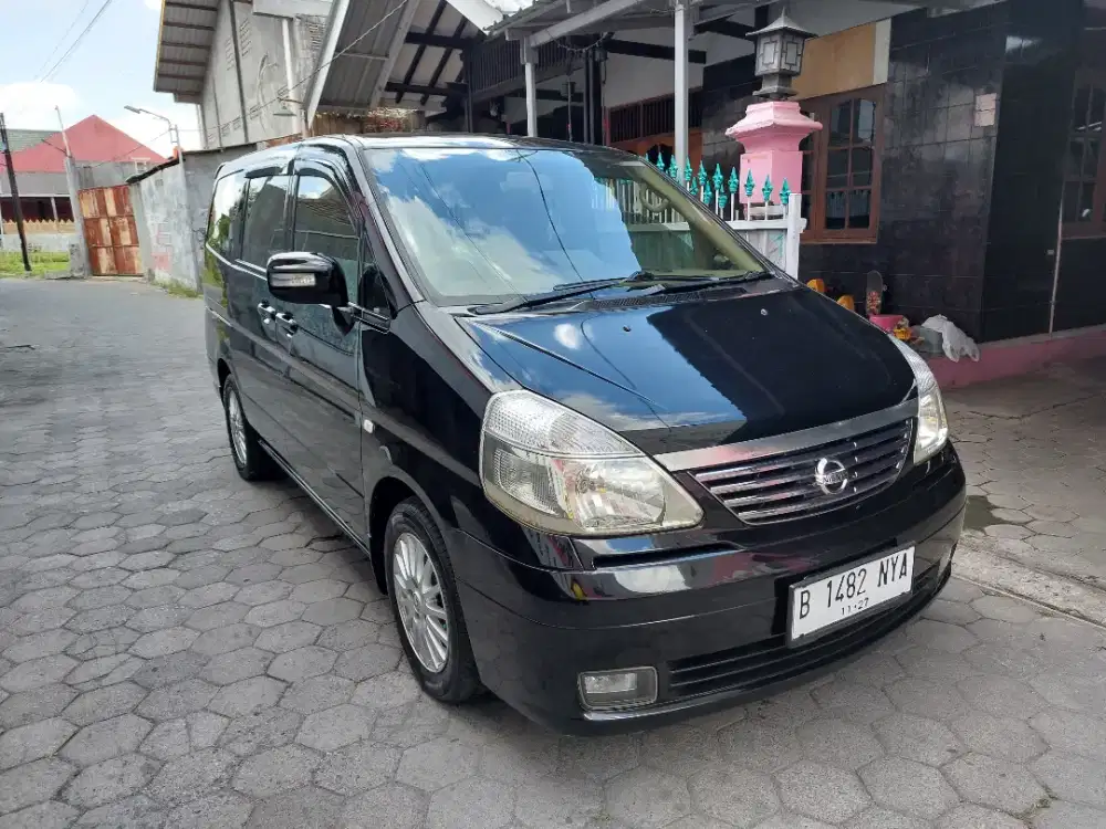 Nissan serena 2.0 HWS thn 2010