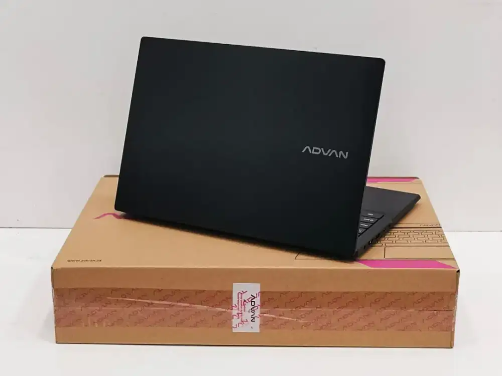 Type laptop: ADVAN SOULMATE 1405 kondisi mulus baru pemakaian 2 bulan