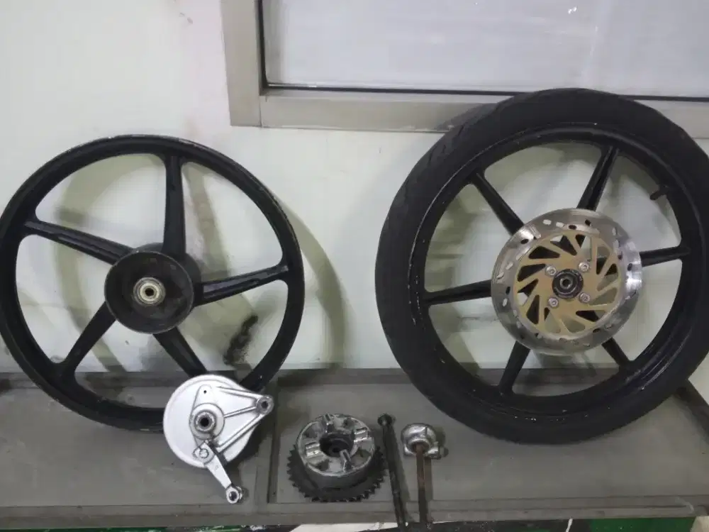 Velg bekas motor Suzuki smash new