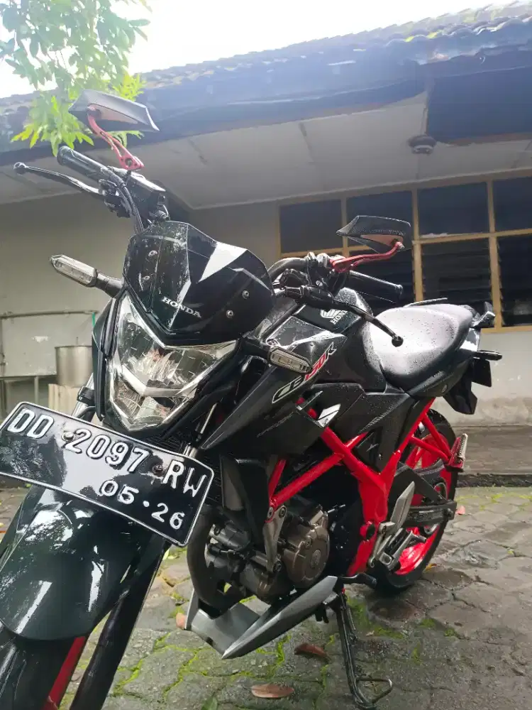 Dijual Honda CB150R LED Special Edition Makassar Mulus