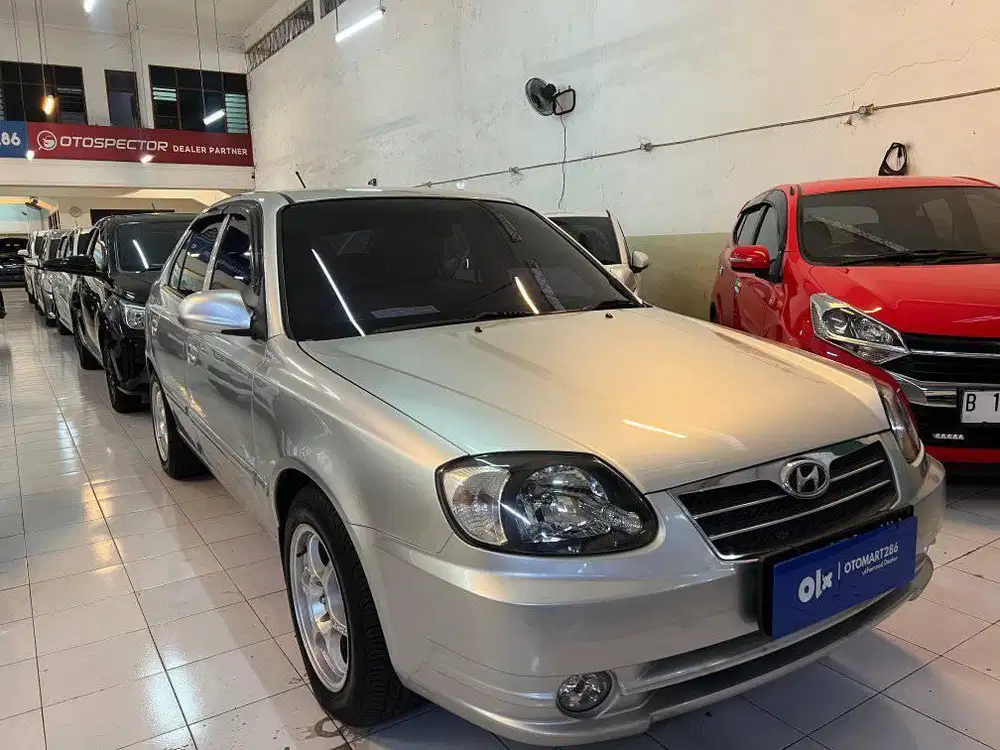 HYUNDAI 2012 AVEGA 1.5 MT SILVER ORISINIL MURAH  OTOMART 286 KENJERAN
