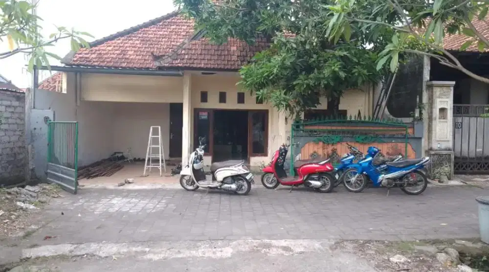 Disewakan rumah lantai 1 di Buana Raya Padang Sambian Denpasar Bali