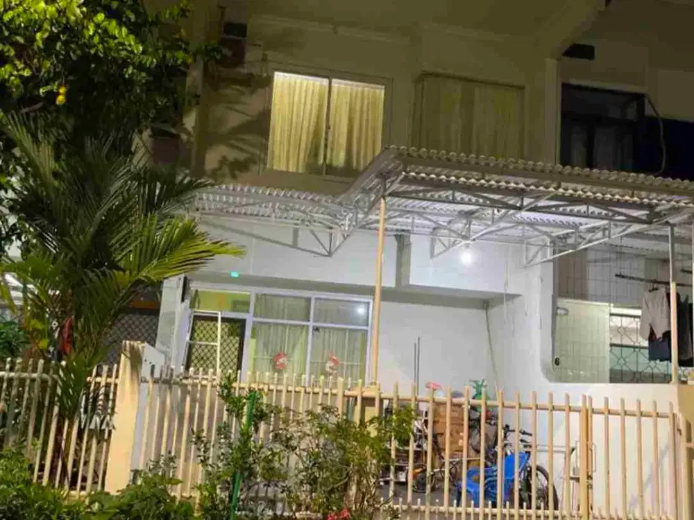 Rumah di Jl. Permata Biru, Kelapa Gading, Jakarta Utara