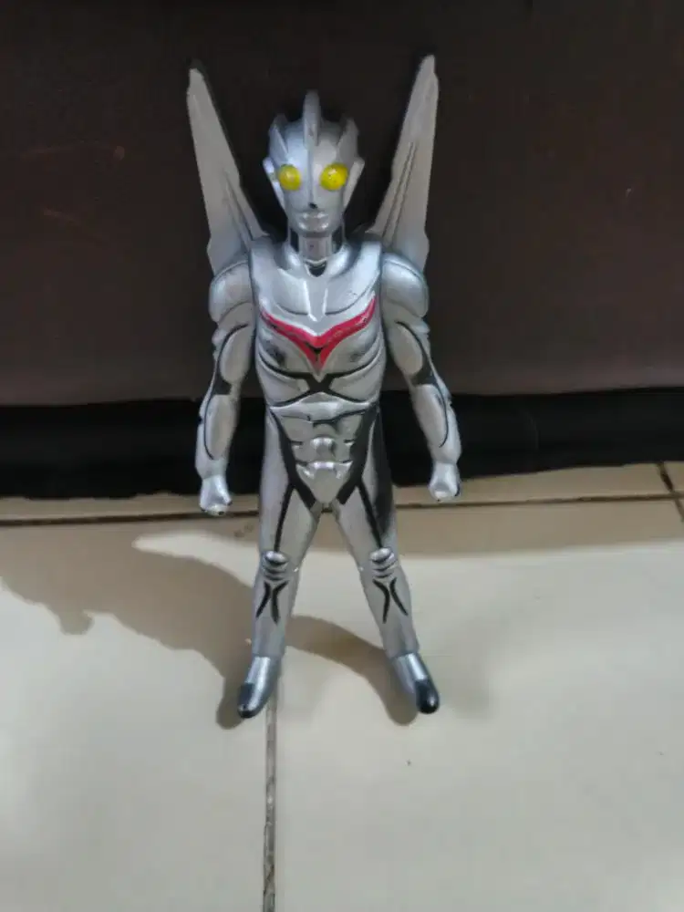 Maenan Ultramen Noa