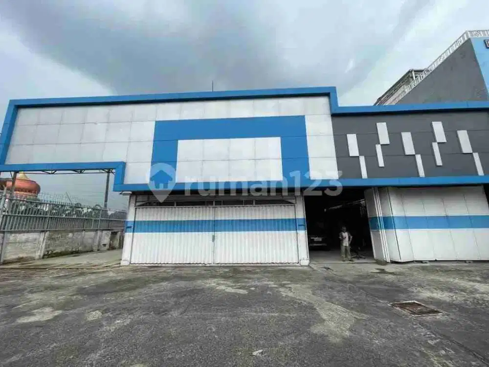 Di jual gudang besar siap pakai di jalan utama cipondoh Tangerang kota