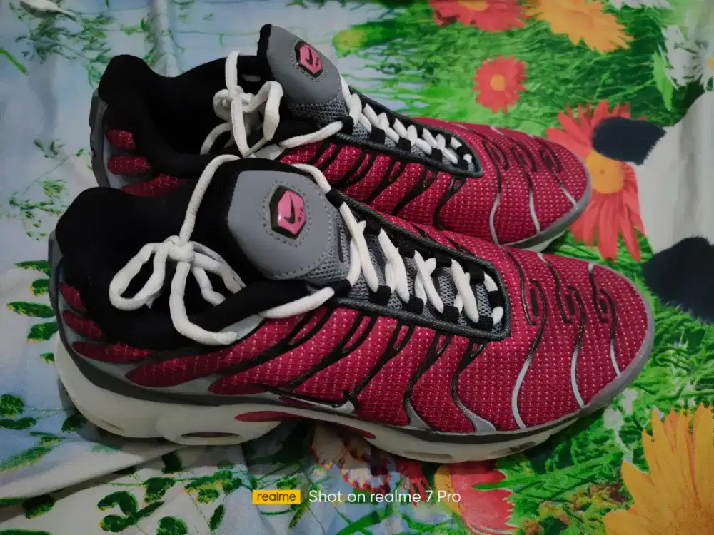 Sepatu Nike TN Plus