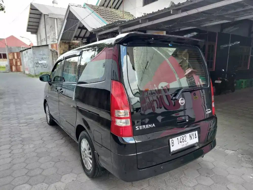 Nissan Serena HWS 2.0 matic Thn2010