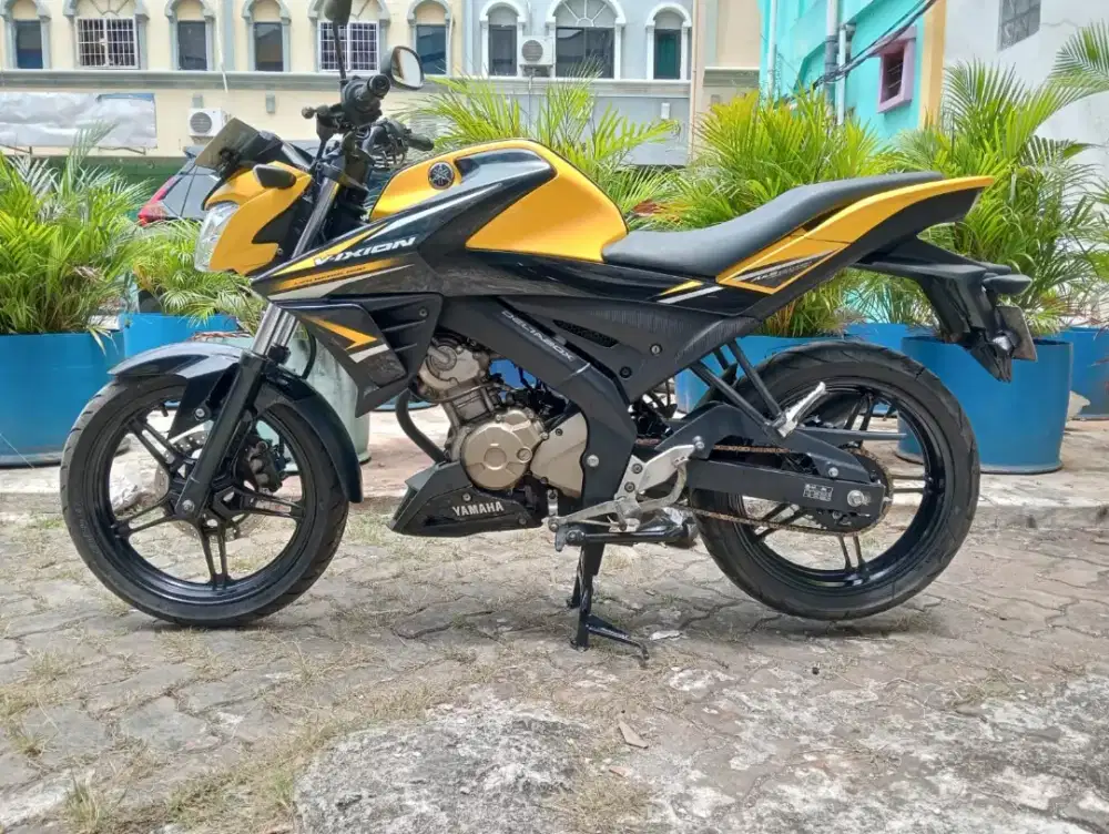 Dijual Vixion Tahun pemakaian 2019