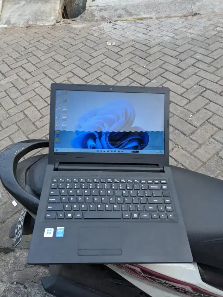 Lenovo Ideapad 100-14IBD Intel Core i3 Broadwell Gen 5 Siap Pakai