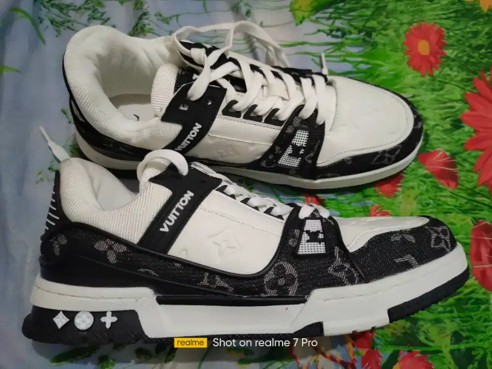 Sepatu LV trainer sneaker