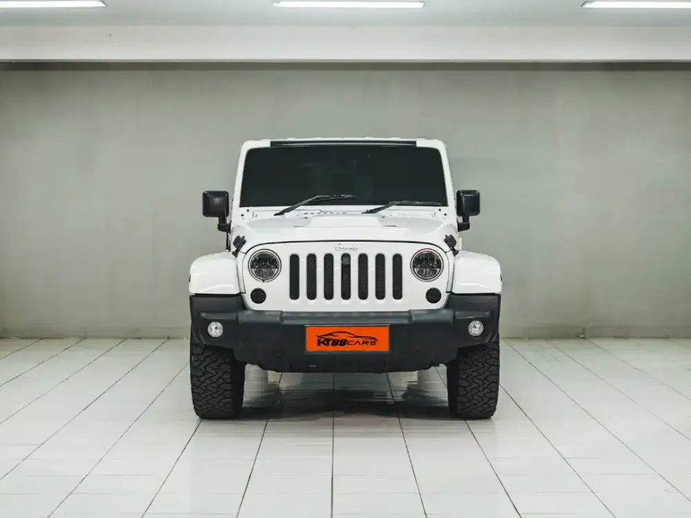 JEEP WRANGLER SAHARA 3.6L 
4x4 AT 2014