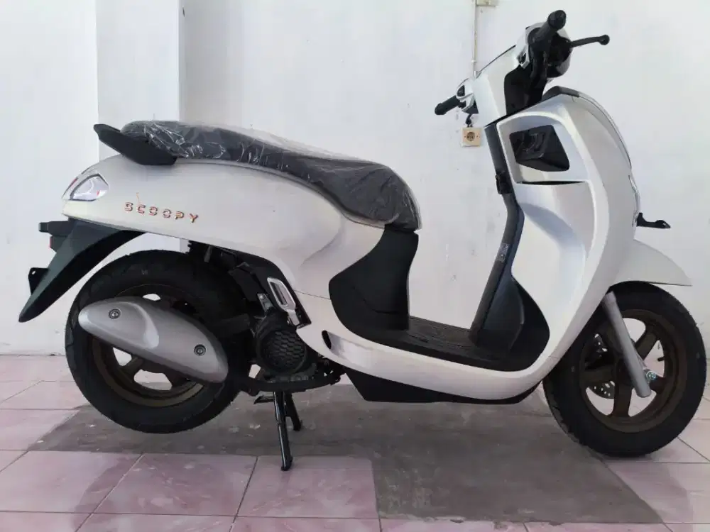 HONDA SCOOPY PRESTIGE WHITE