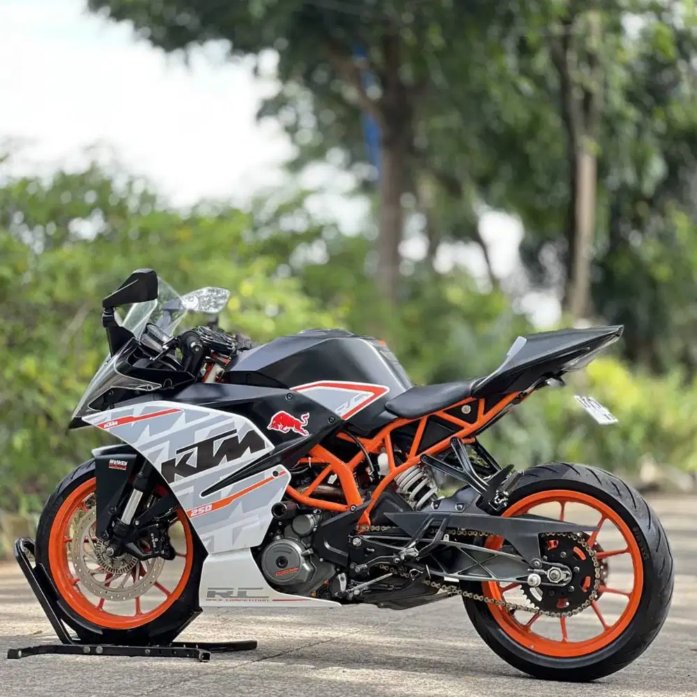 KTM RC 250 ABS PUTIH 2017 KM 19K PAJAK PANJANG SUPER GRES