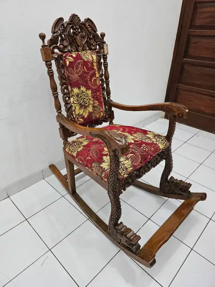 Kursi goyang jati