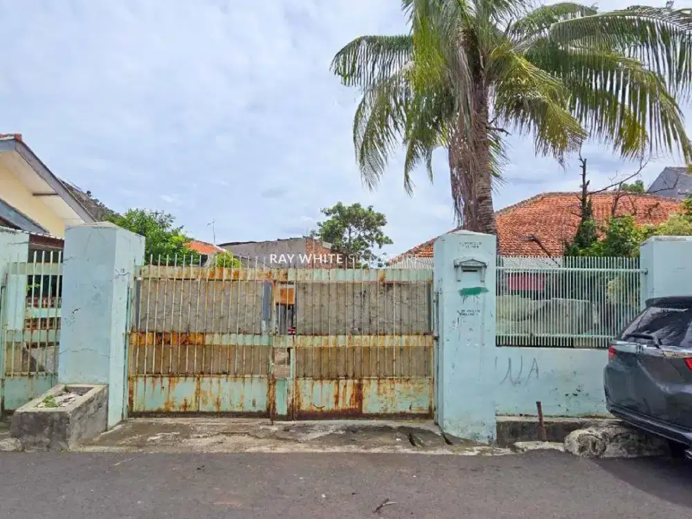 Rumah Tua Hitung Tanah di Jalan Dwijaya Cocok Untuk Hunian, Kost atau Town House